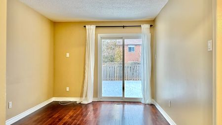 For Lease - 3211 Valcourt Crescent, Mississauga, Ontario - Photo 3