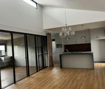 Superb, Stylish and Spacious - Photo 2