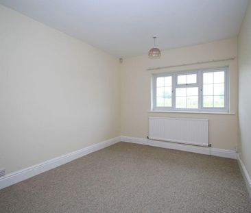 4 bedroom detached house to rent - Photo 3