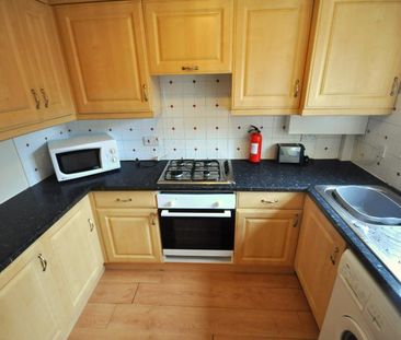 2 bedroom terraced house to rent - Photo 3