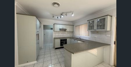 NEWLY RENOVATED TOWNHOUSE - Photo 5