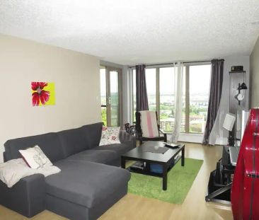 Penthouse Suite: Newly Renovated 2BDRM, 2-BTH with Panoramic Views | 2008 - 10149 Saskatchewan Dr NW, Edmonton - Photo 1