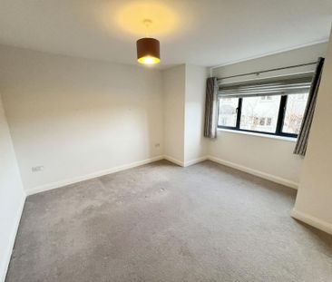 4 bedroom semi-detached house to rent - Photo 2