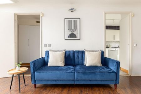 2 bedroom ground floor flat to rent - Photo 2