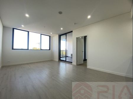 Spacious 3-Bedroom Modern Apartment in Vibrant Kogarah - Photo 5