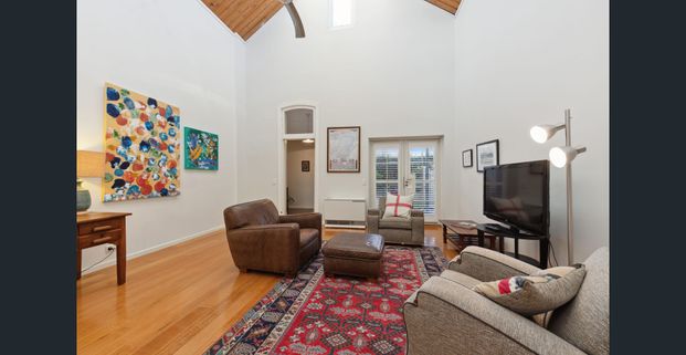 FULLY FURNISHED - CONTACT AGENT FOR AVAILABILITY - Photo 1