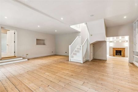 Beautifully renovated five bedroom school house conversion in Petersham - Photo 5