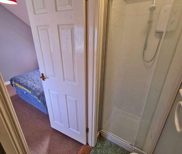 En-Suite Room 4, 44 Rathcoole Street, Lisburn Road, Belfast, BT9 7GA - Photo 6
