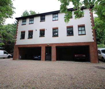 2 bed Flat for rent - Photo 5