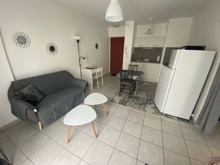 T1 Meublé avec terrasse et stationnement limite Clermont Ch - Photo 5