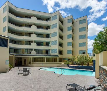 Modern Furnished Studio Close to Everything - Photo 4