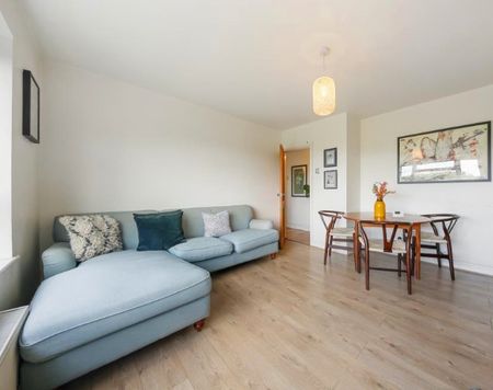 2 Bed Flat, Queensbridge Court, E2 - Photo 3