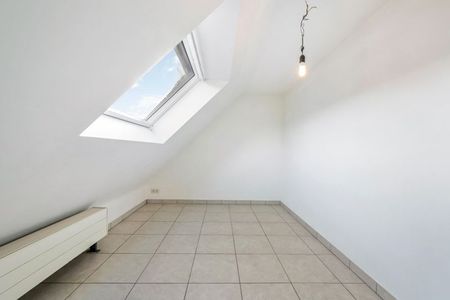 Roeselare - Stadsrand : Gerenoveerde bel-etagewoning nabij het centrum opp 120 m2 bewoonbare oppervlakte 3 slpks - Photo 5