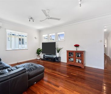 Large Entertaining Deck, Parkside Position - Initial Lease Term of ... - Photo 1