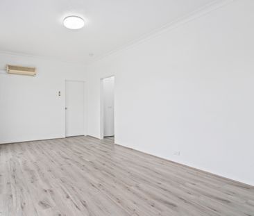 2 BEDROOM - RENOVATED UNIT WITH LOCK-UP GARAGE! 350M TO AUBURN STATION - Photo 1
