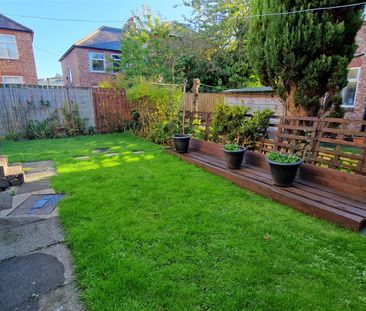 2 bed flat to rent in St Albans Crescent, Heaton - Photo 1