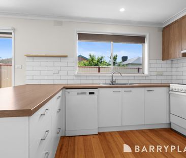 Comfort, Convenience & Coastal Living in Chelsea - Photo 2