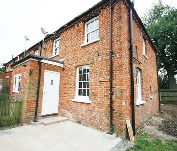 1 Ashford Cottages, Ashford Lane, Dorney,SL4 - Photo 5