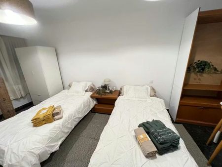 Plaza Profesor Tamarit Olmos, Valencia, Valencian Community 46010 - Photo 3