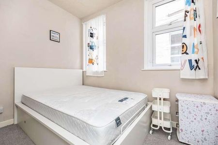 St Johns Road. Bournemouth, BH5 - Photo 5