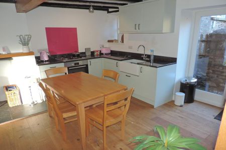 2 bedroom cottage to rent - Photo 5