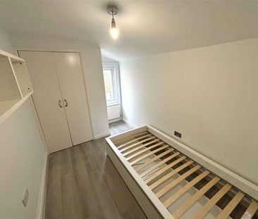 Spencer Road, Mitcham, Surrey, CR4 - Photo 4