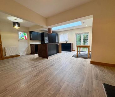 3 bedroom semi-detached house to rent - Photo 5