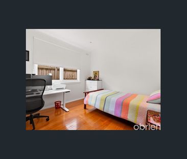 Ideal Family Home - Photo 2