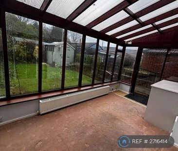 3 bedroom semi-detached house to rent - Photo 4