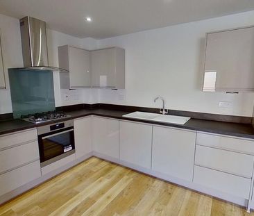 2 bedroom terraced house to rent - Photo 4