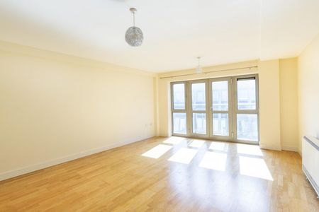 2 Bed Flat - Photo 2