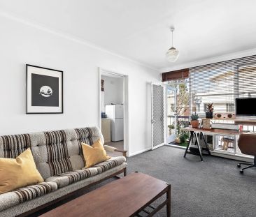 Sunny apartment near Elwood village - Photo 2