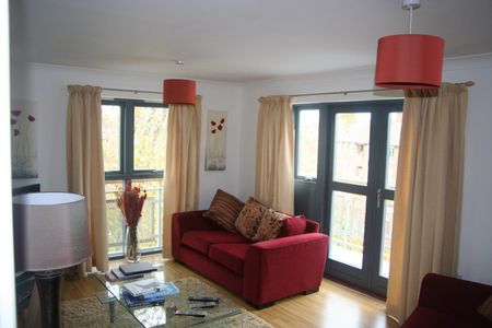 3 Bed Penthouse, Kenninghall Road, E5 - Photo 2