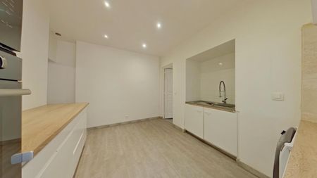 Location Appartement 4 pièces 83m² POITIERS 86000 - Photo 2