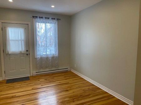 8120 Av. Wiseman - Photo 5