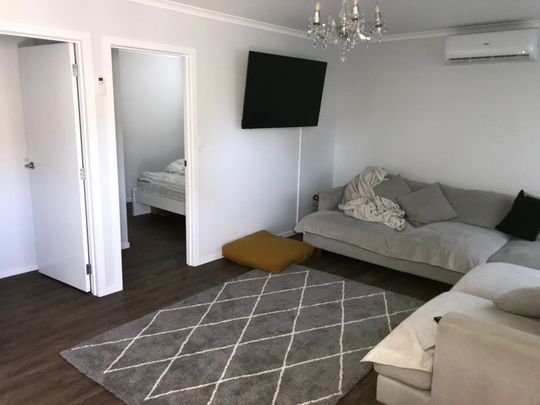 Modern 2 Bedroom - Photo 1
