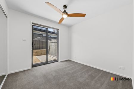 Spacious Townhouse With Great Outdoor Areas - Photo 2