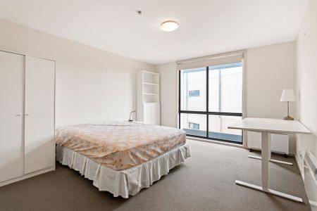 Thinking of selling? Contact our agent - Photo 2