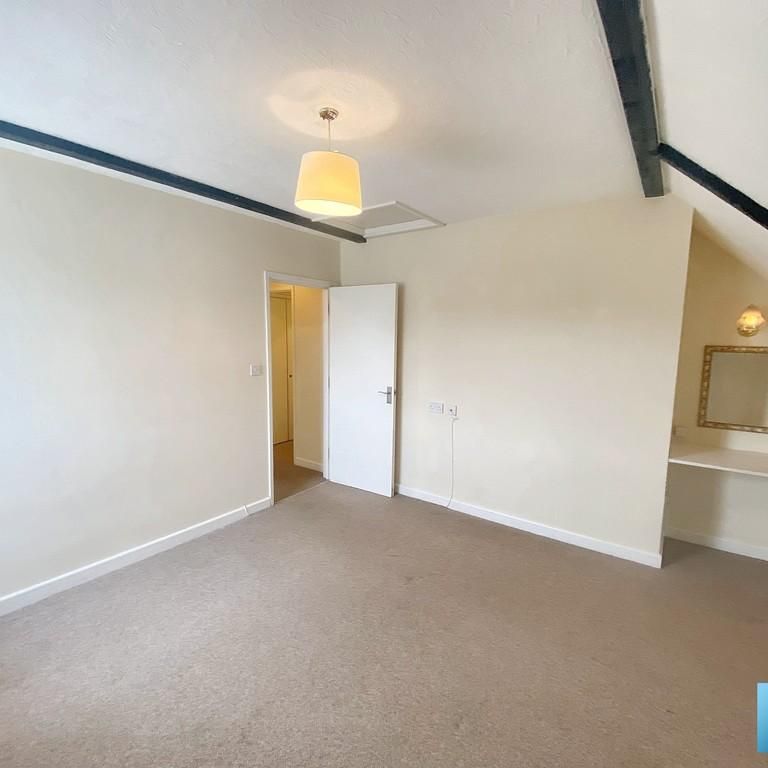 4 bedroom semi-detached house to rent - Photo 1
