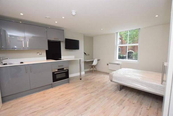 Studio to rent - Photo 1