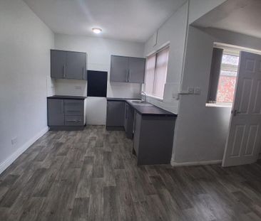 3 bedroom terraced house to rent - Photo 6