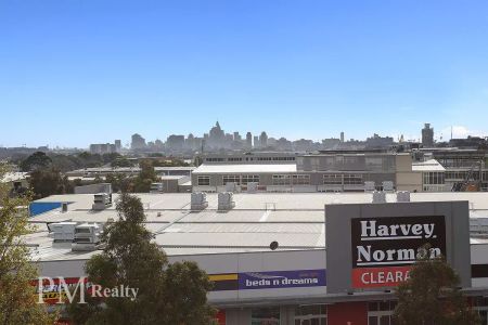 Spacious Living in the Heart of Mascot with City Views - Photo 5