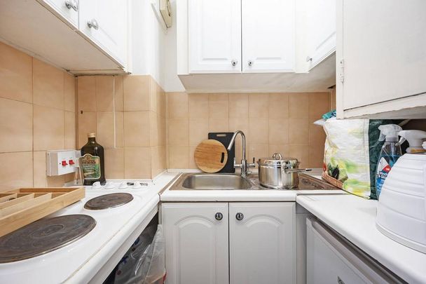 Studio to rent - Photo 1