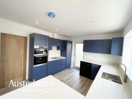 2 bedroom detached bungalow to rent - Photo 2