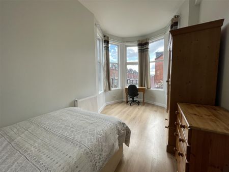 10 bedroom semi-detached house to rent - Photo 3