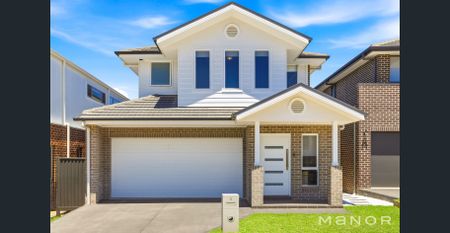 Beautiful Near-New Family Home in a Quiet Oakville Pocket! - Photo 4