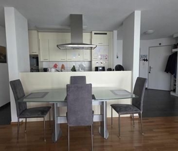 Helle und gemütliche 2.5-Zimmerwohnung im 1. Obergeschoss - Photo 3