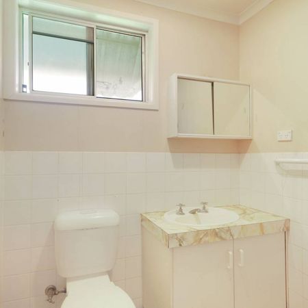 Tidy Unit in Darling Heights - Photo 4