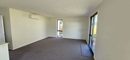 Brand new three bedroom home - Photo 2