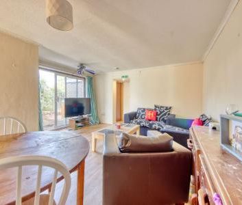 5 Bed Student Home - 52 Ulcombe Gardens, Canterbury - Photo 3